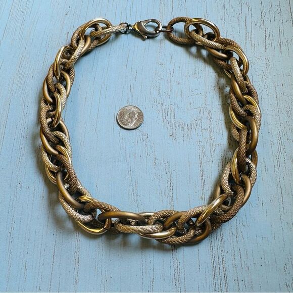 Gold Textured Smooth Link Chunky Necklace - Picture 1 of 2